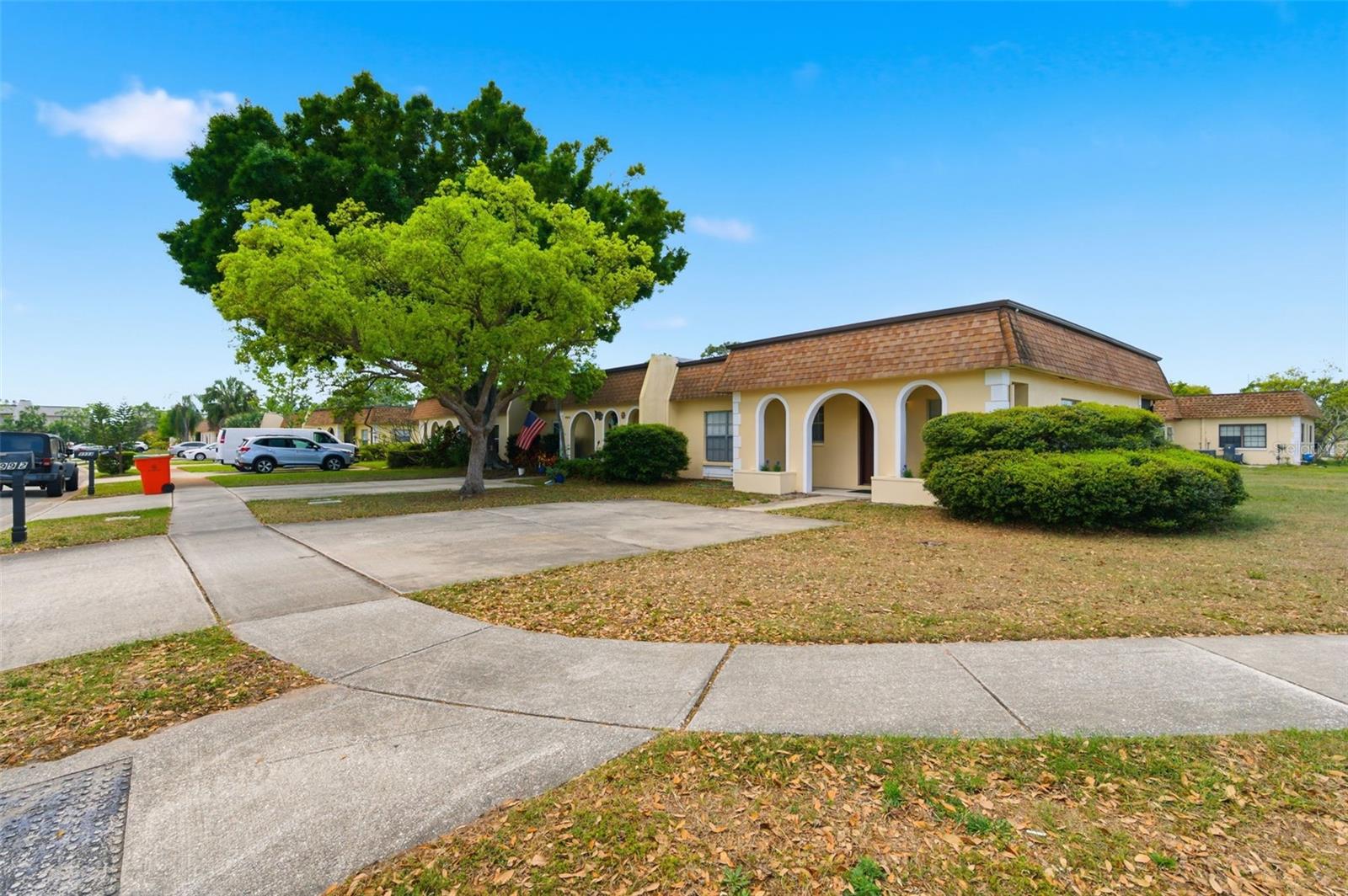 9992 86TH ST, SEMINOLE, FL, 33777