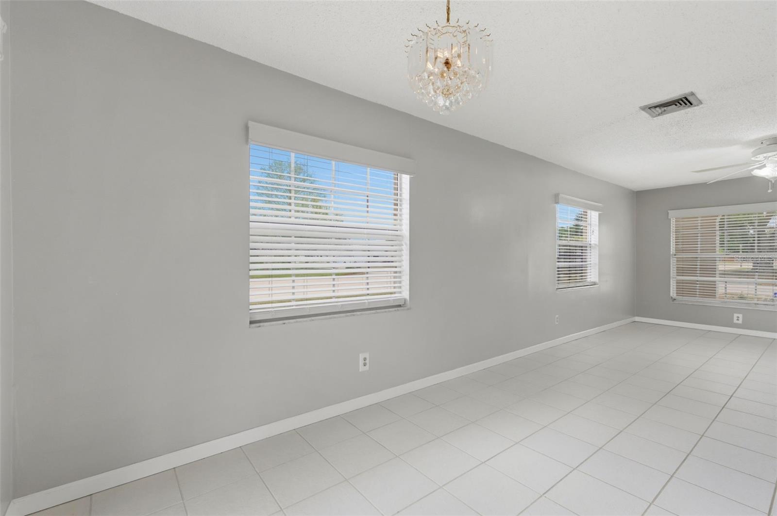 9992 86TH ST, SEMINOLE, FL, 33777