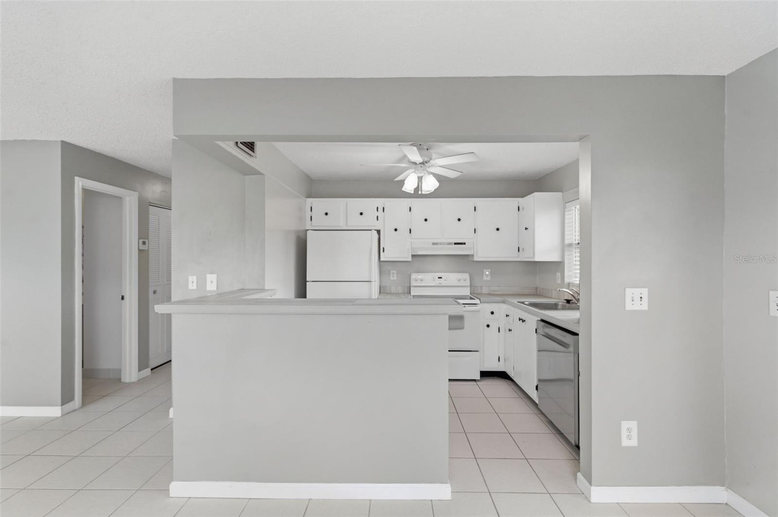9992 86TH ST, SEMINOLE, FL, 33777
