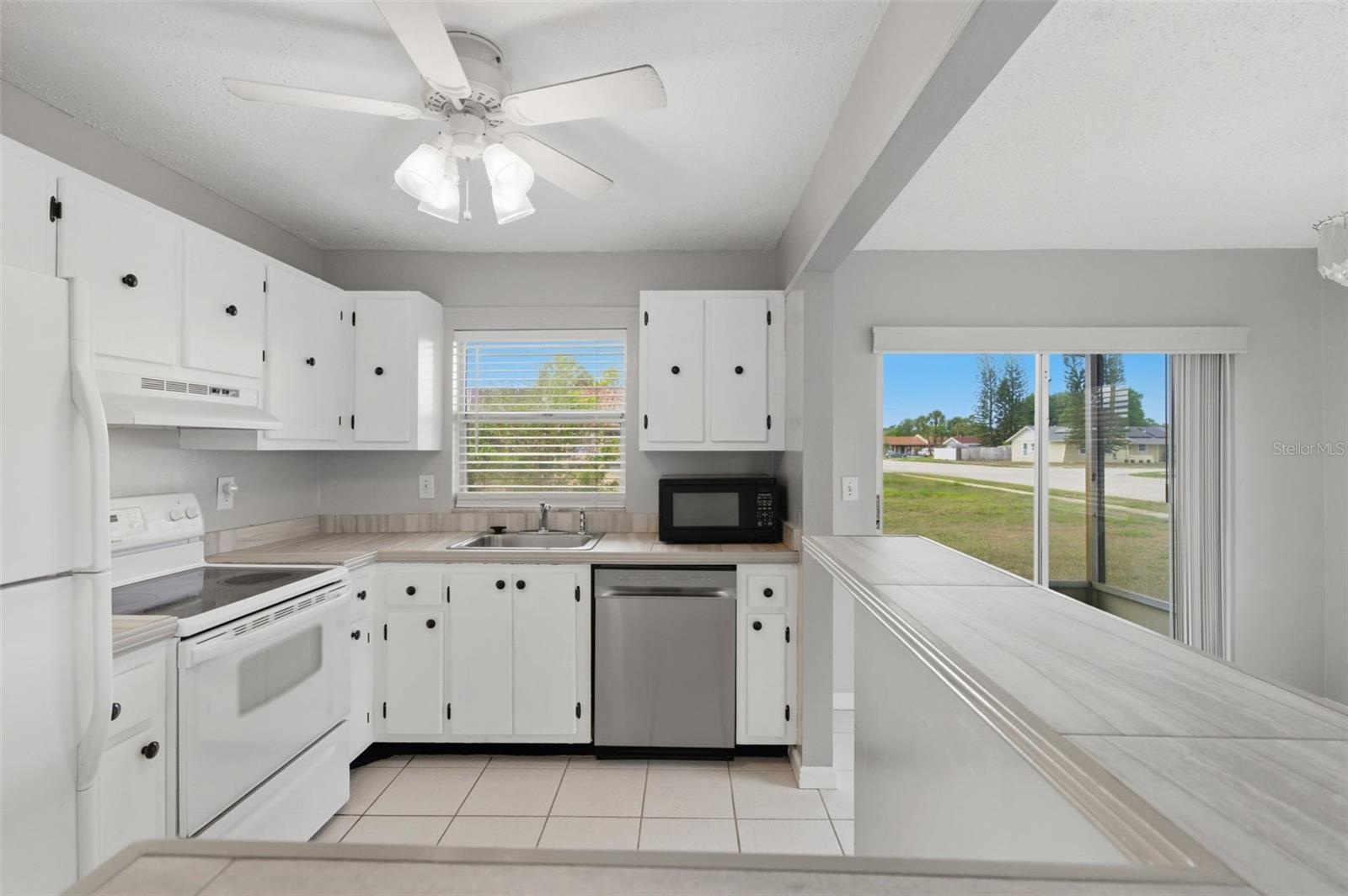 9992 86TH ST, SEMINOLE, FL, 33777