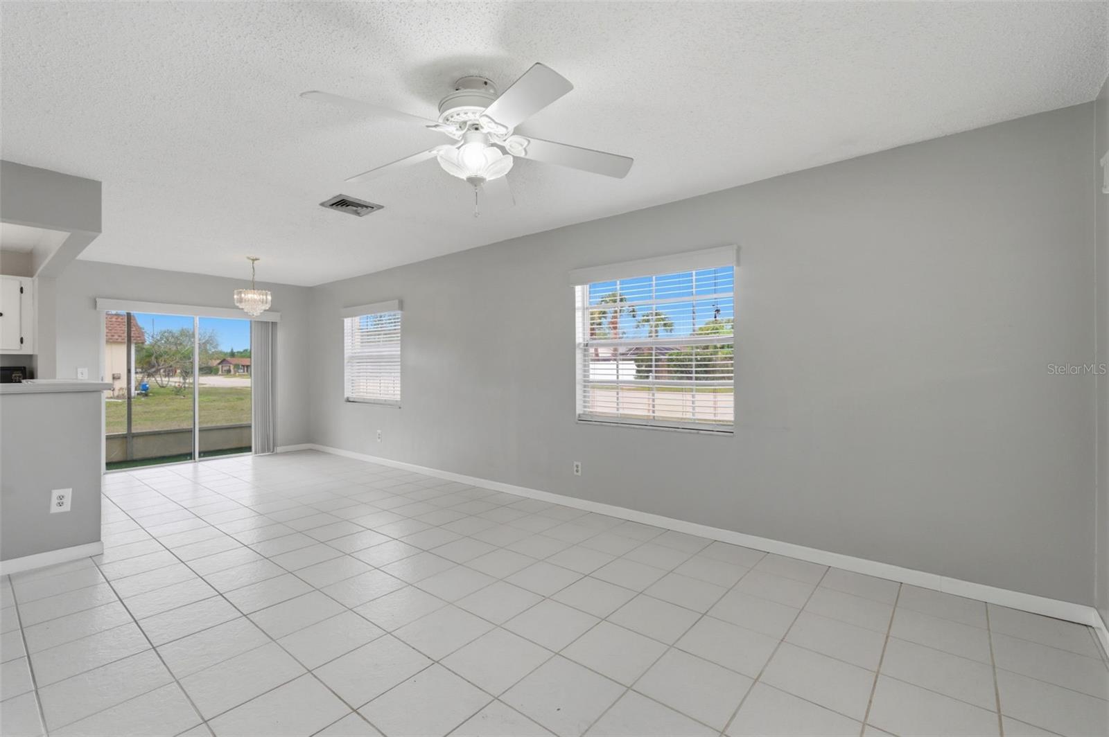 9992 86TH ST, SEMINOLE, FL, 33777