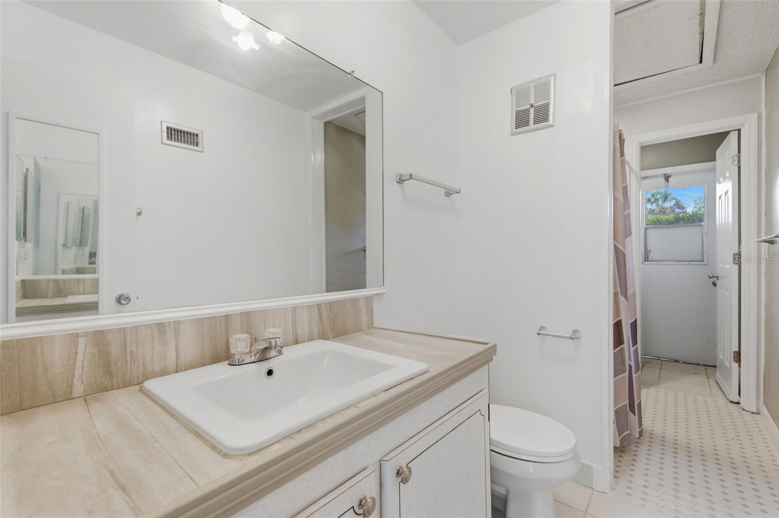 9992 86TH ST, SEMINOLE, FL, 33777