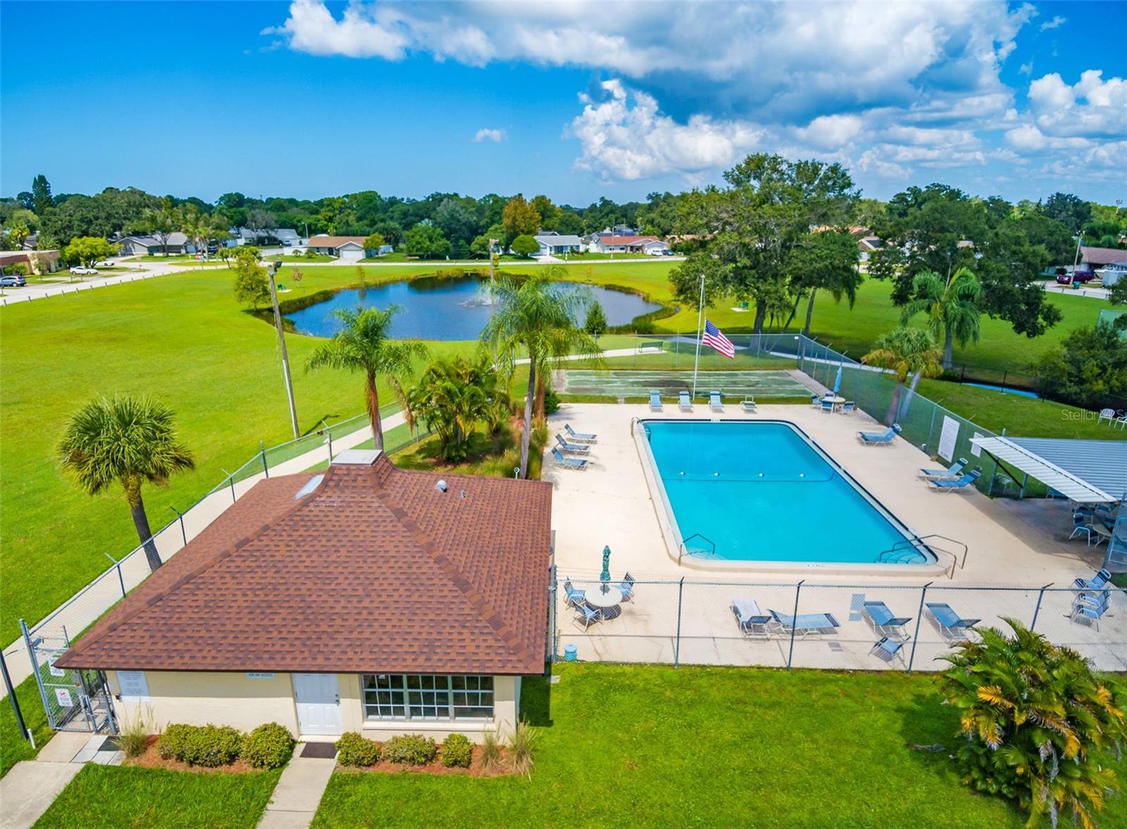 9992 86TH ST, SEMINOLE, FL, 33777