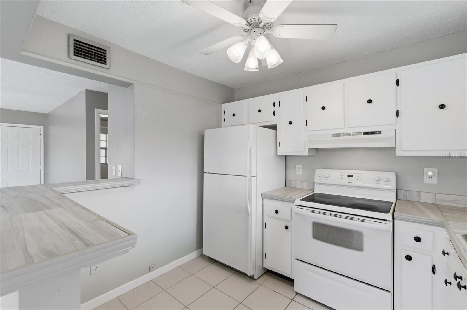9992 86TH ST, SEMINOLE, FL, 33777