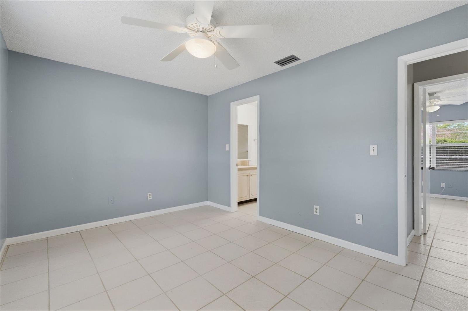 9992 86TH ST, SEMINOLE, FL, 33777