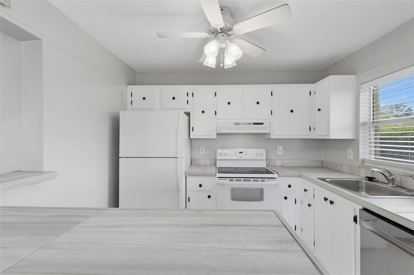 9992 86TH ST, SEMINOLE, FL, 33777