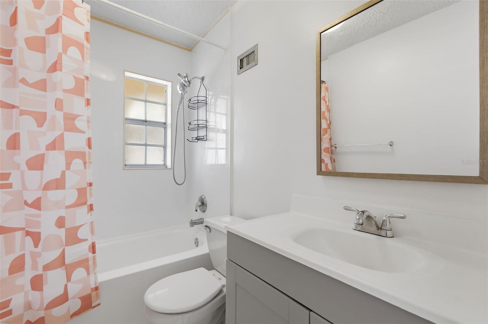 9992 86TH ST, SEMINOLE, FL, 33777