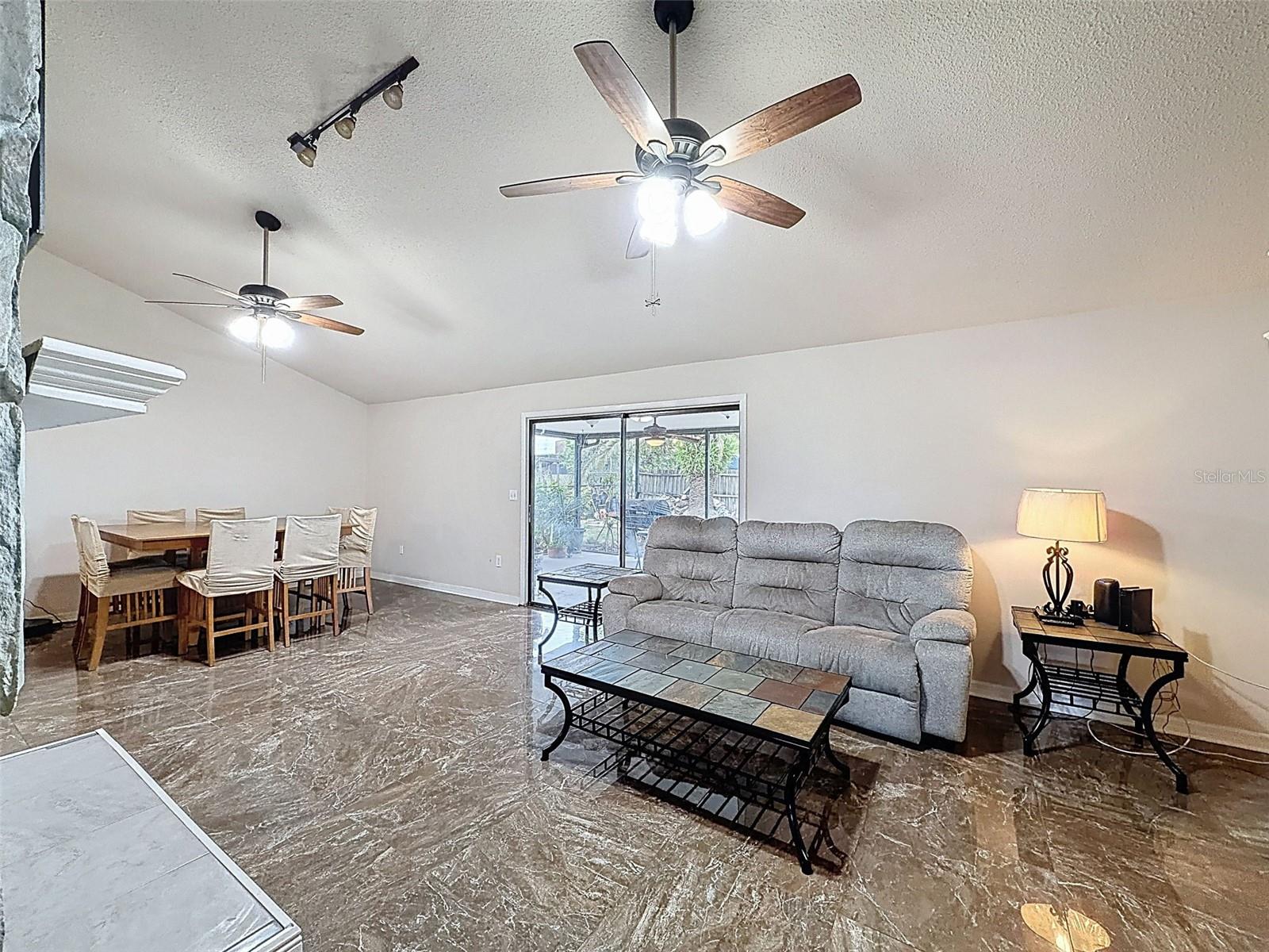 Huge 27'8" x 14'7" living room - enough space for two zones.