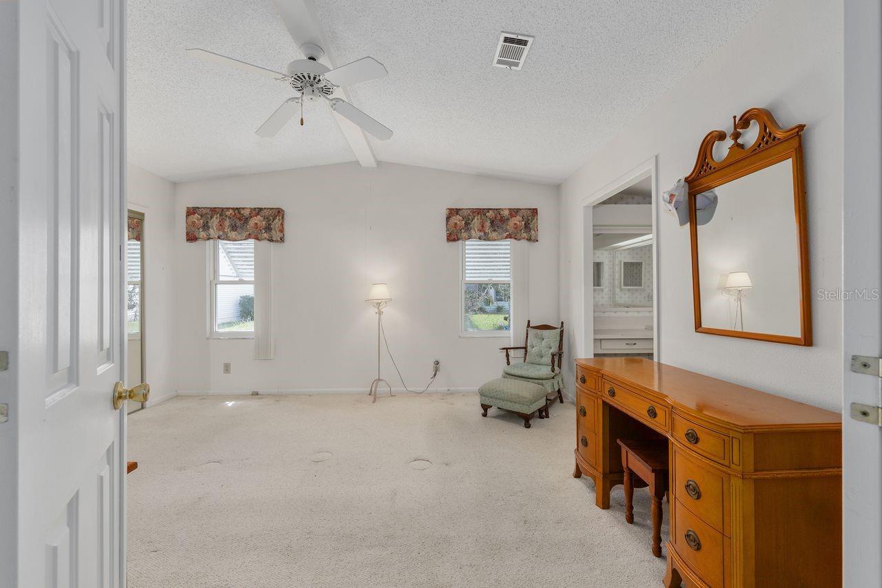 1116 W BOONE CT, LADY LAKE, FL, 32159
