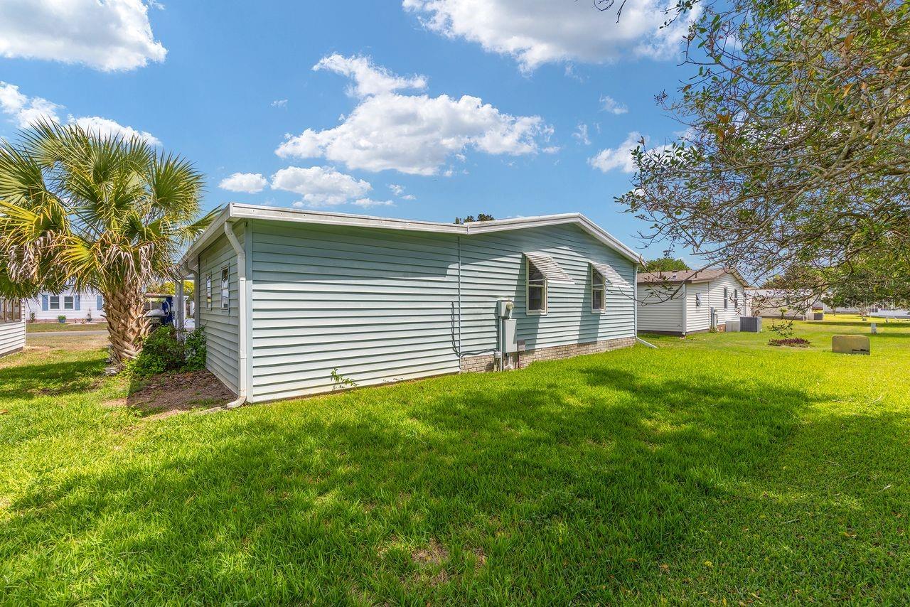 1116 W BOONE CT, LADY LAKE, FL, 32159