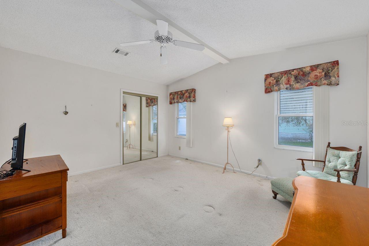 1116 W BOONE CT, LADY LAKE, FL, 32159