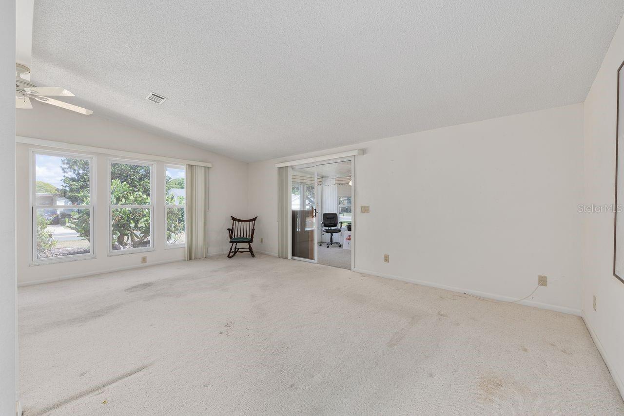 1116 W BOONE CT, LADY LAKE, FL, 32159
