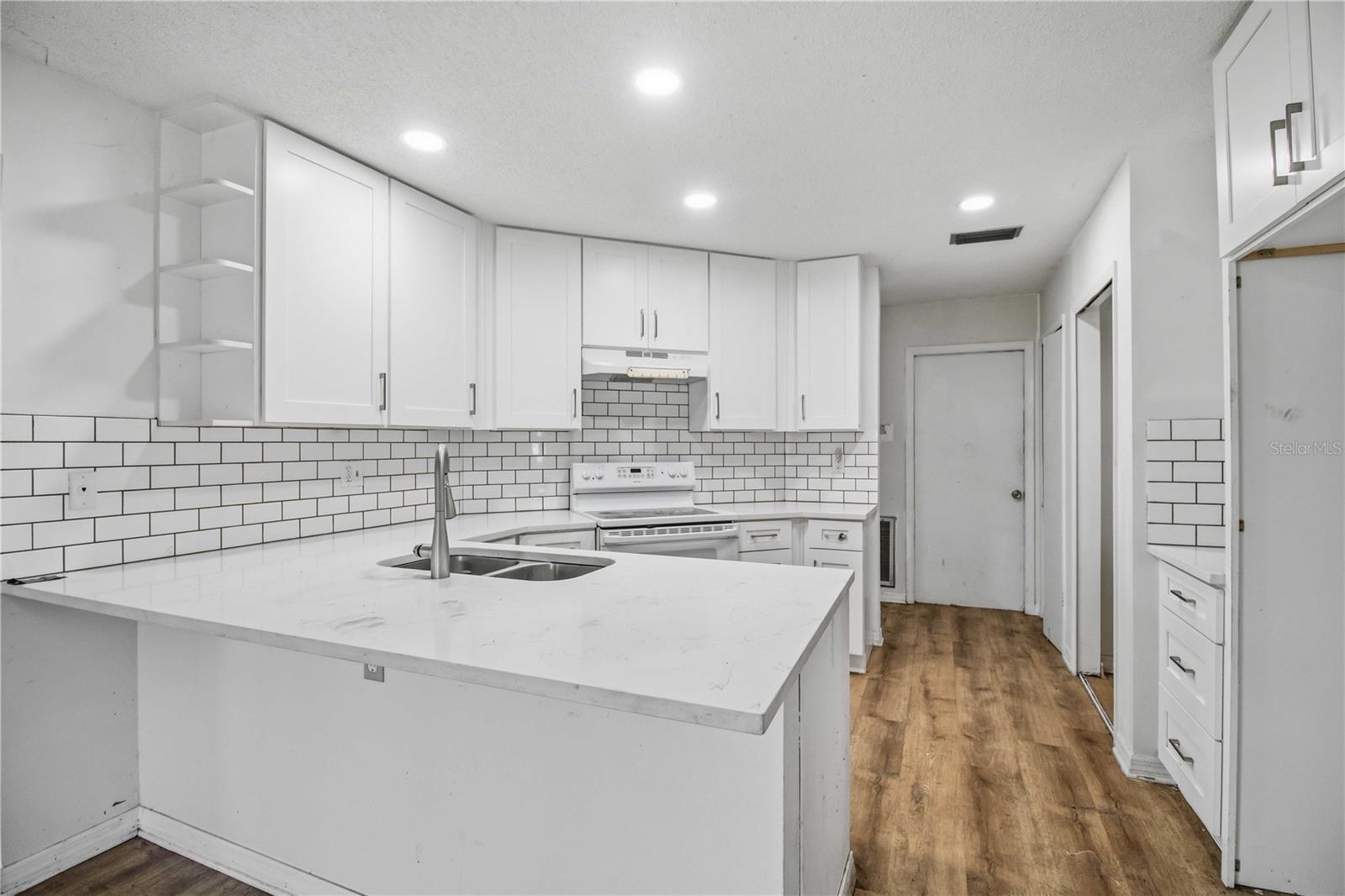 2715 27TH AVENUE DR W, BRADENTON, FL, 34205