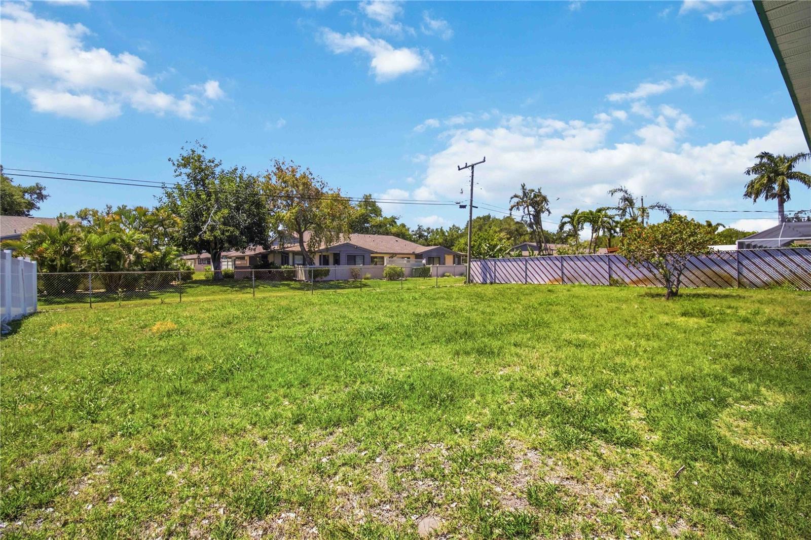 2715 27TH AVENUE DR W, BRADENTON, FL, 34205