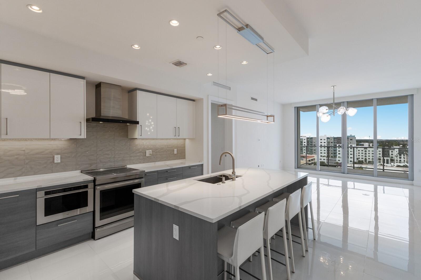 111 S PINEAPPLE AVE #1021, SARASOTA, FL, 34236