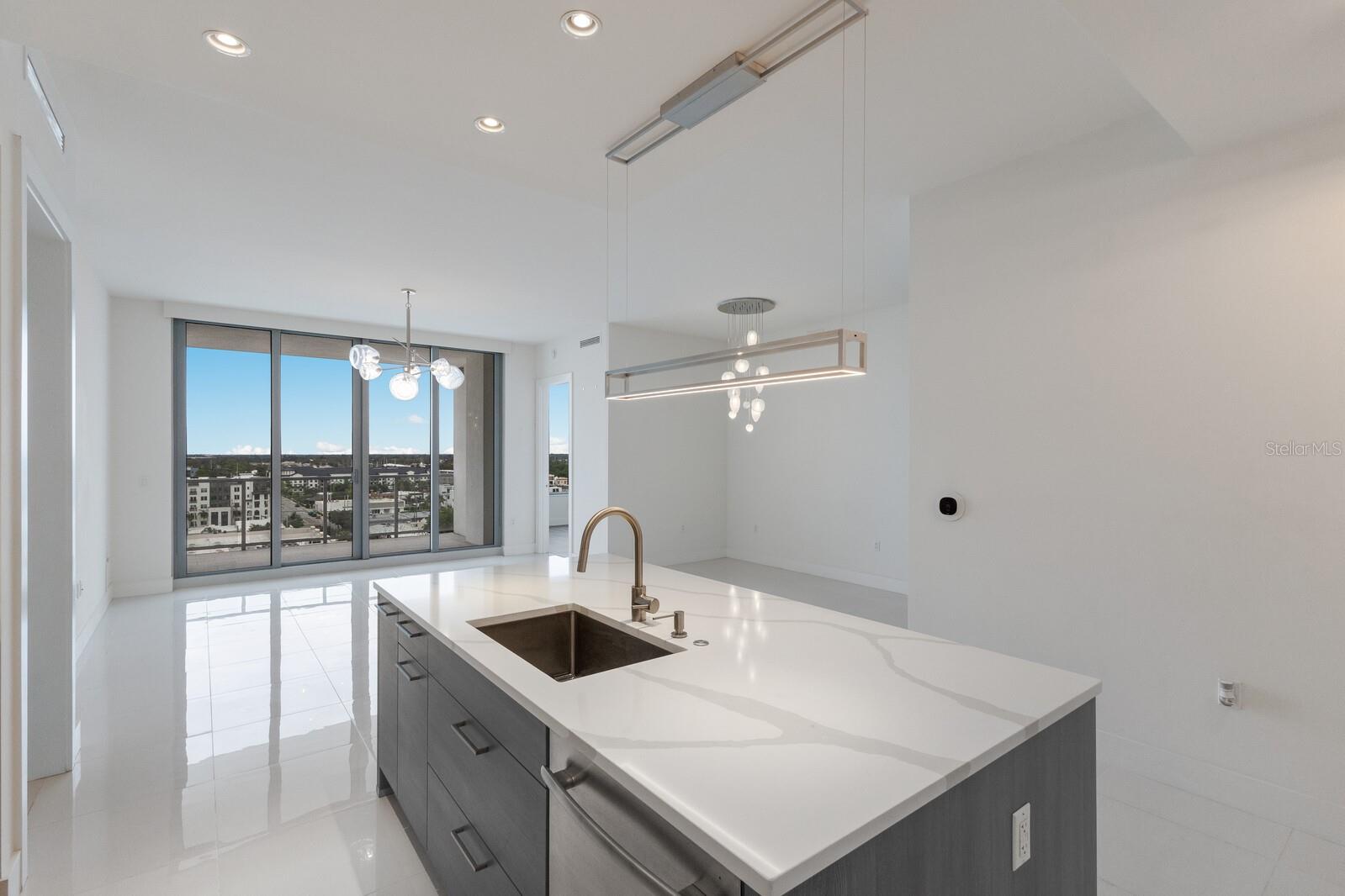 111 S PINEAPPLE AVE #1021, SARASOTA, FL, 34236
