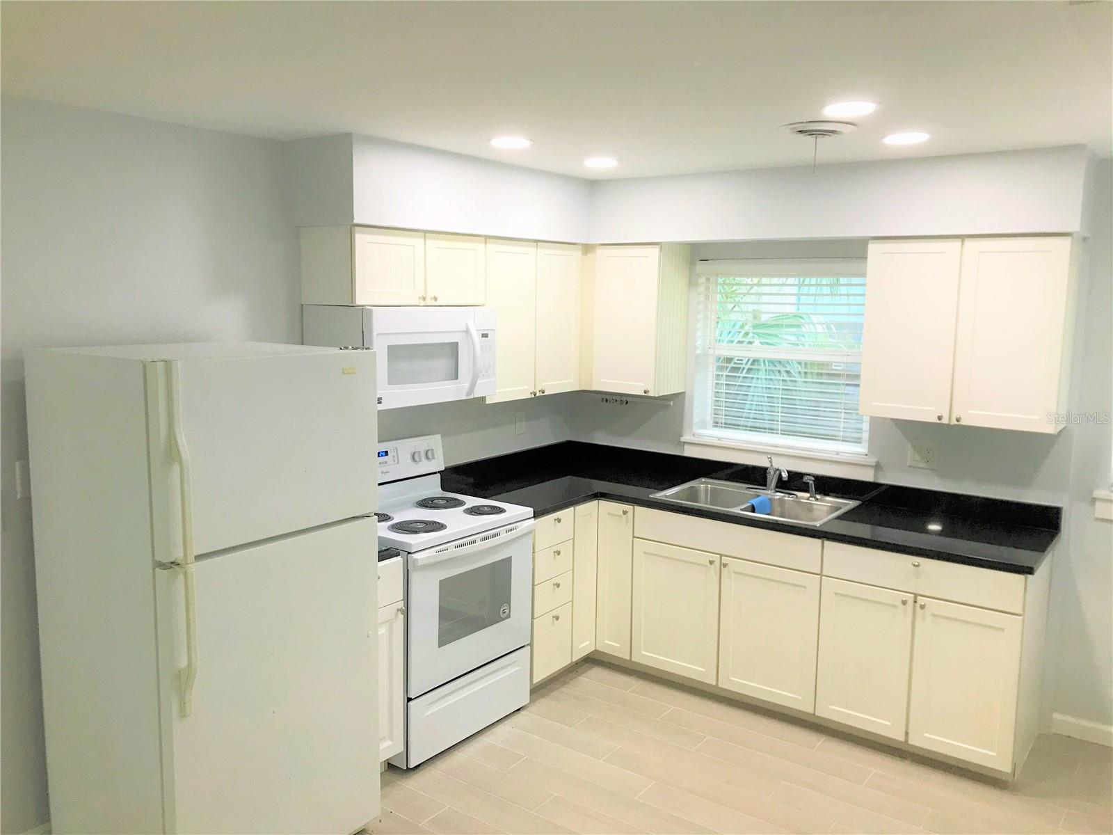 2541 FLOYD ST, SARASOTA, FL, 34239