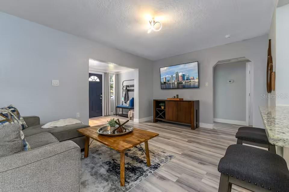5212 S PURITAN AVE, TAMPA, FL, 33611