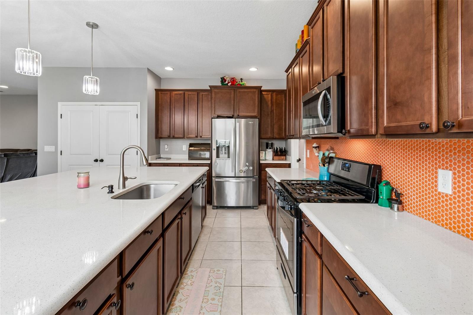1084 CAVENDER CREEK RD, MINNEOLA, FL, 34715