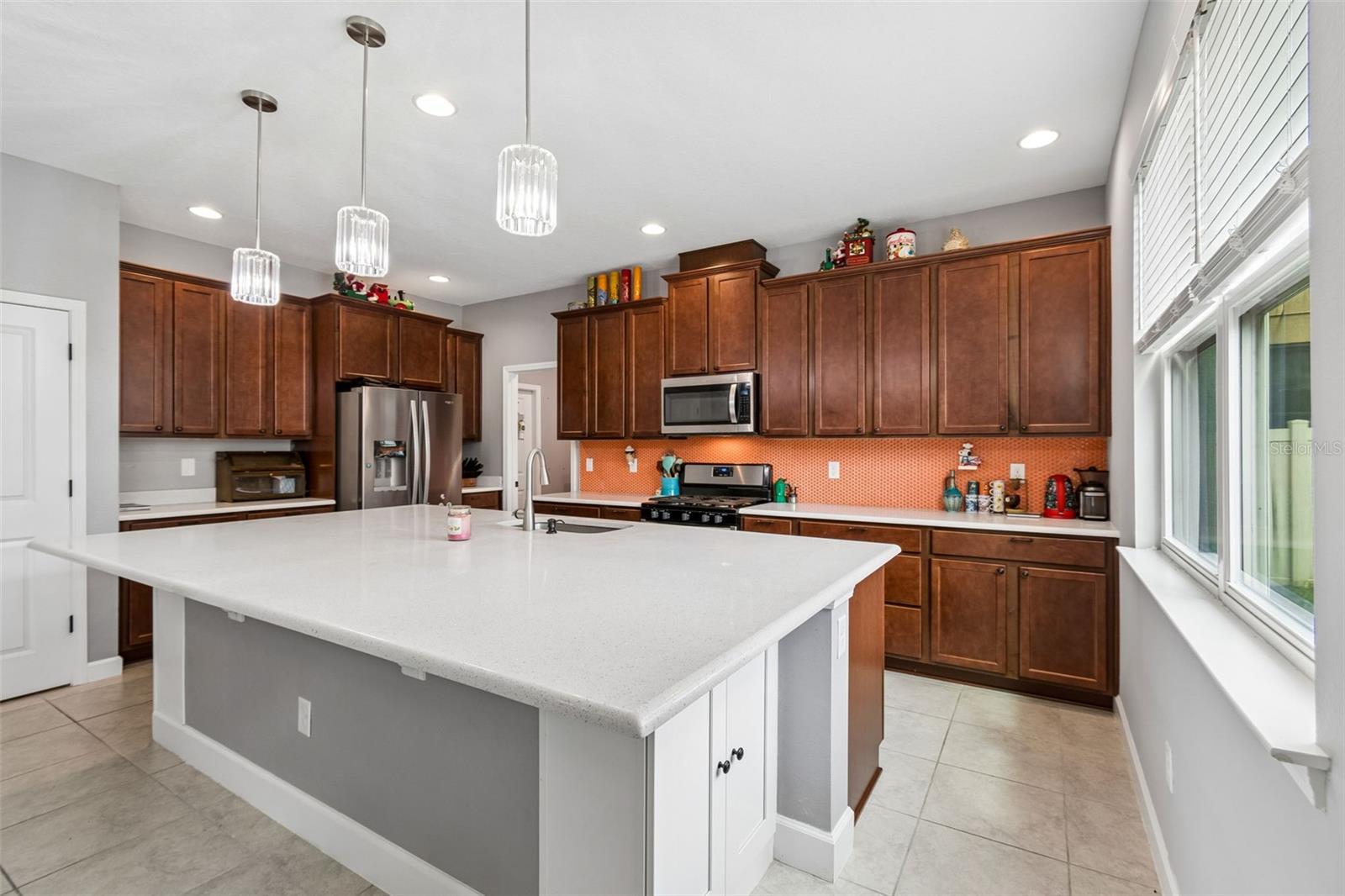 1084 CAVENDER CREEK RD, MINNEOLA, FL, 34715