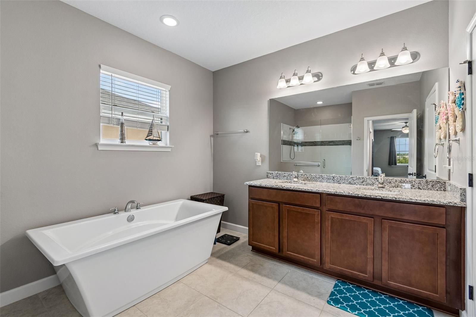 1084 CAVENDER CREEK RD, MINNEOLA, FL, 34715