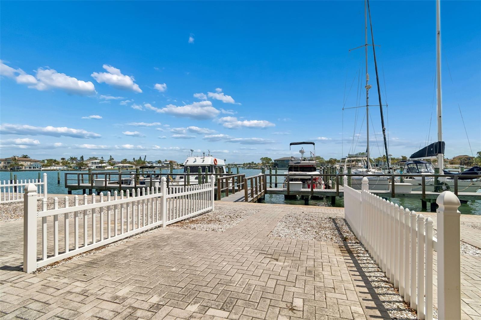 2307 BAY BLVD, INDIAN ROCKS BEACH, FL, 33785