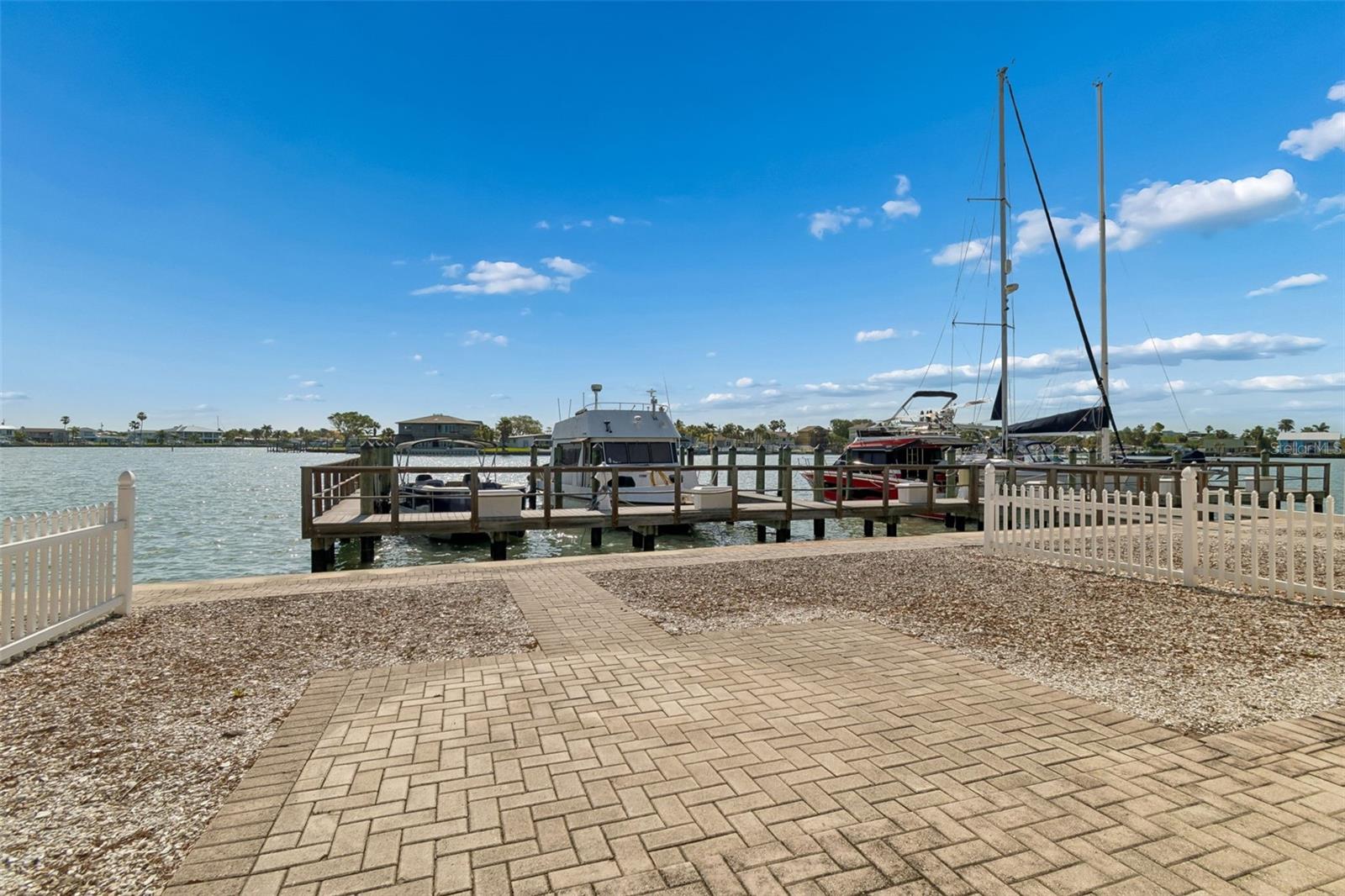 2307 BAY BLVD, INDIAN ROCKS BEACH, FL, 33785