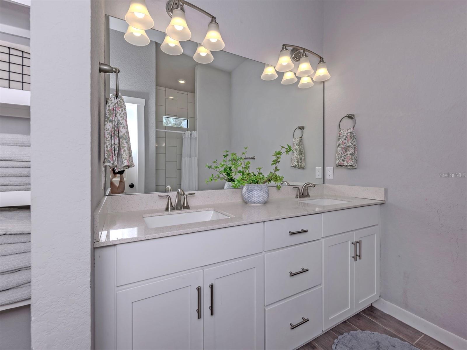 1046 RHINELANDER ST, PORT CHARLOTTE, FL, 33953
