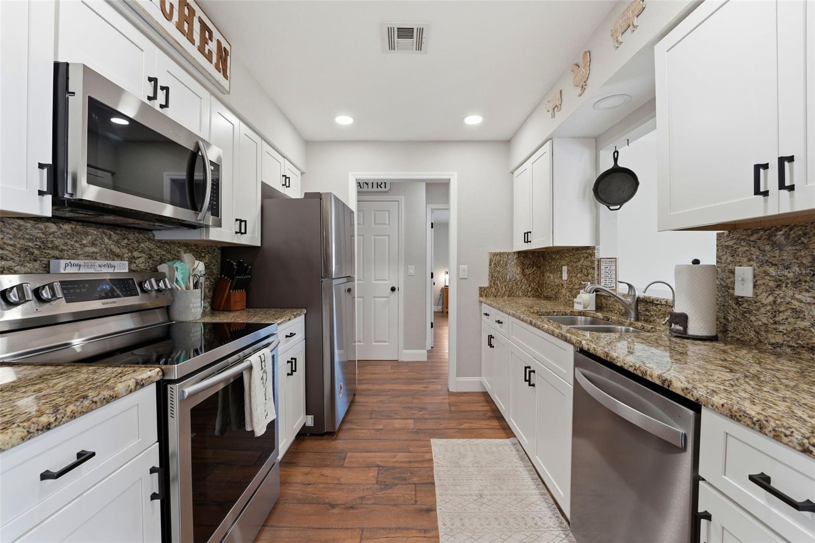 1007 MONTANA AVE, ENGLEWOOD, FL, 34223