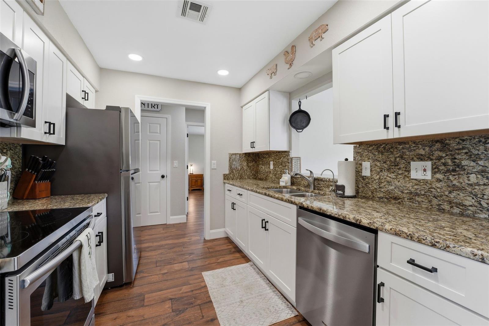 1007 MONTANA AVE, ENGLEWOOD, FL, 34223