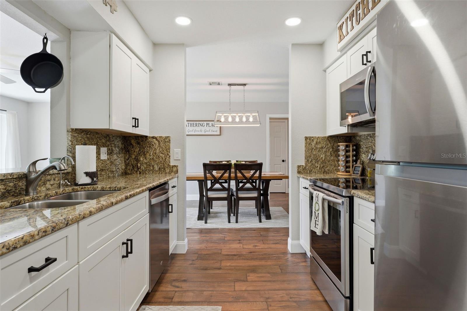 1007 MONTANA AVE, ENGLEWOOD, FL, 34223