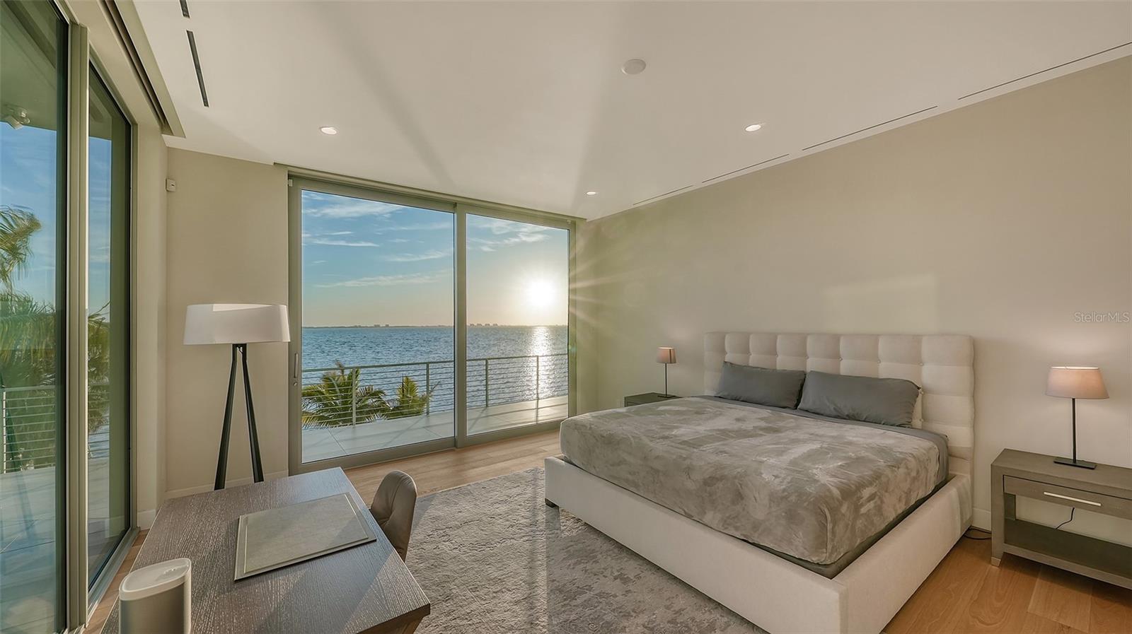 4123 BAY SHORE RD, SARASOTA, FL, 34234