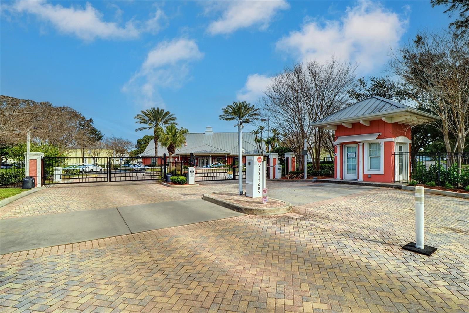 136 POMPANO DR SE #D, ST PETERSBURG, FL, 33705