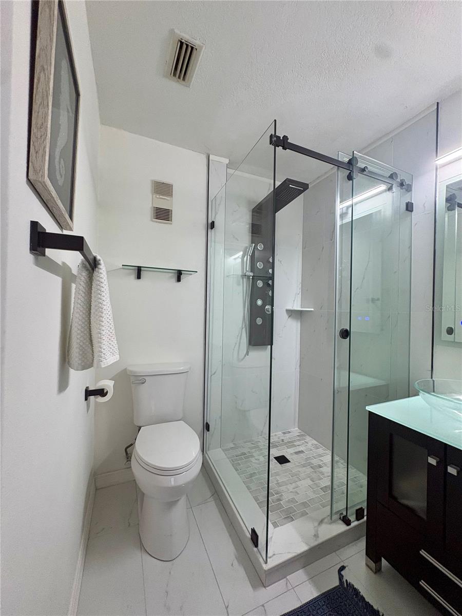 136 POMPANO DR SE #D, ST PETERSBURG, FL, 33705