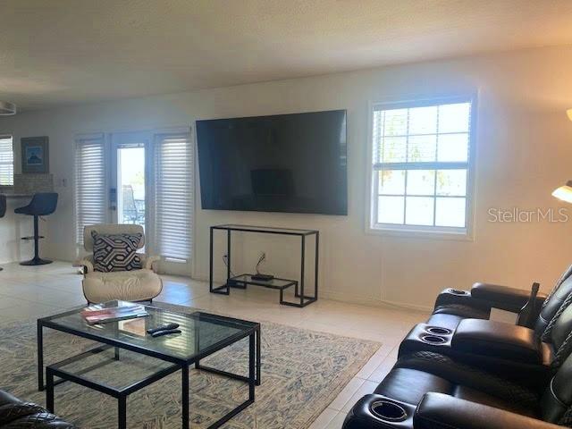 136 POMPANO DR SE #D, ST PETERSBURG, FL, 33705