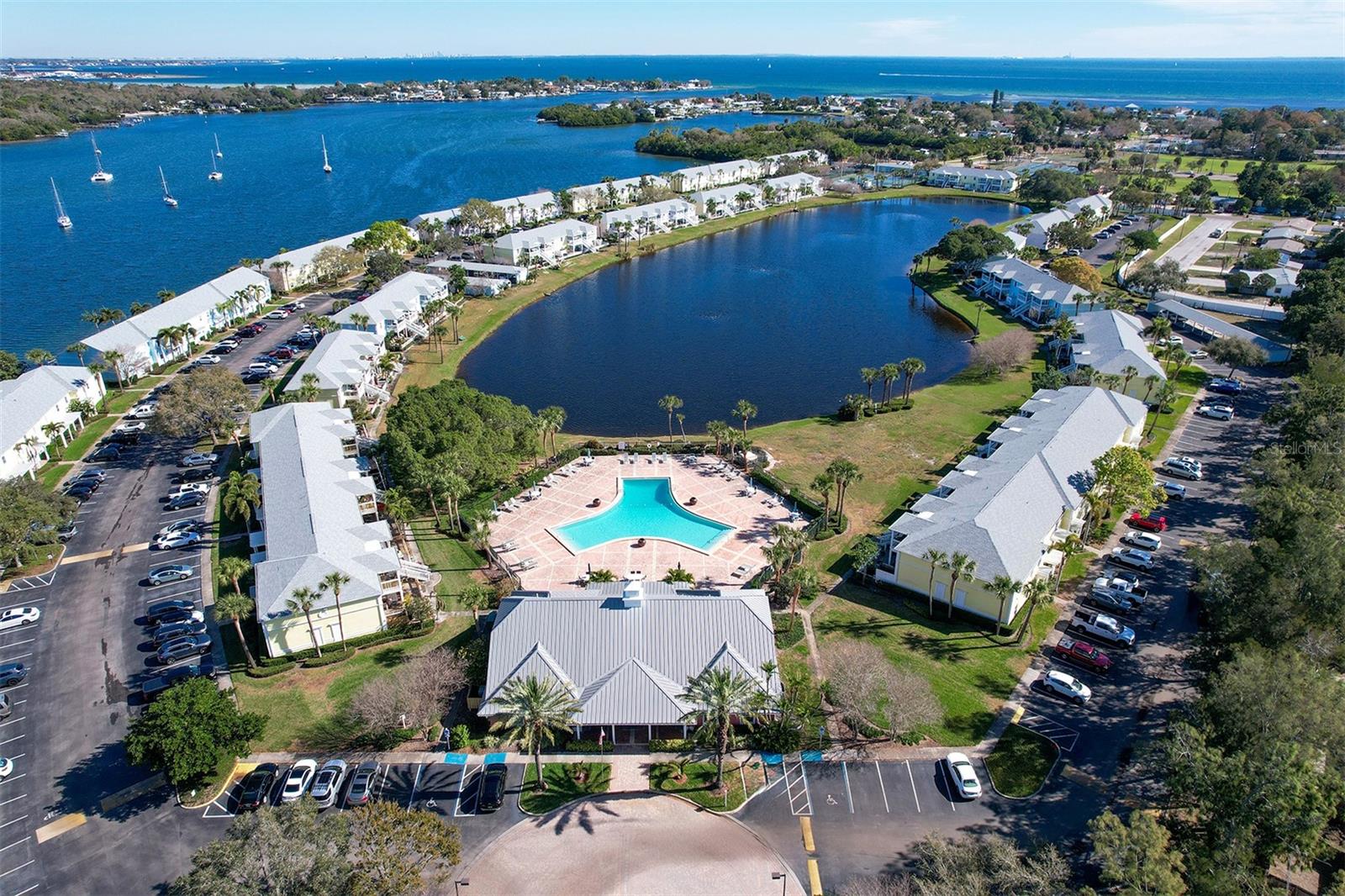 136 POMPANO DR SE #D, ST PETERSBURG, FL, 33705
