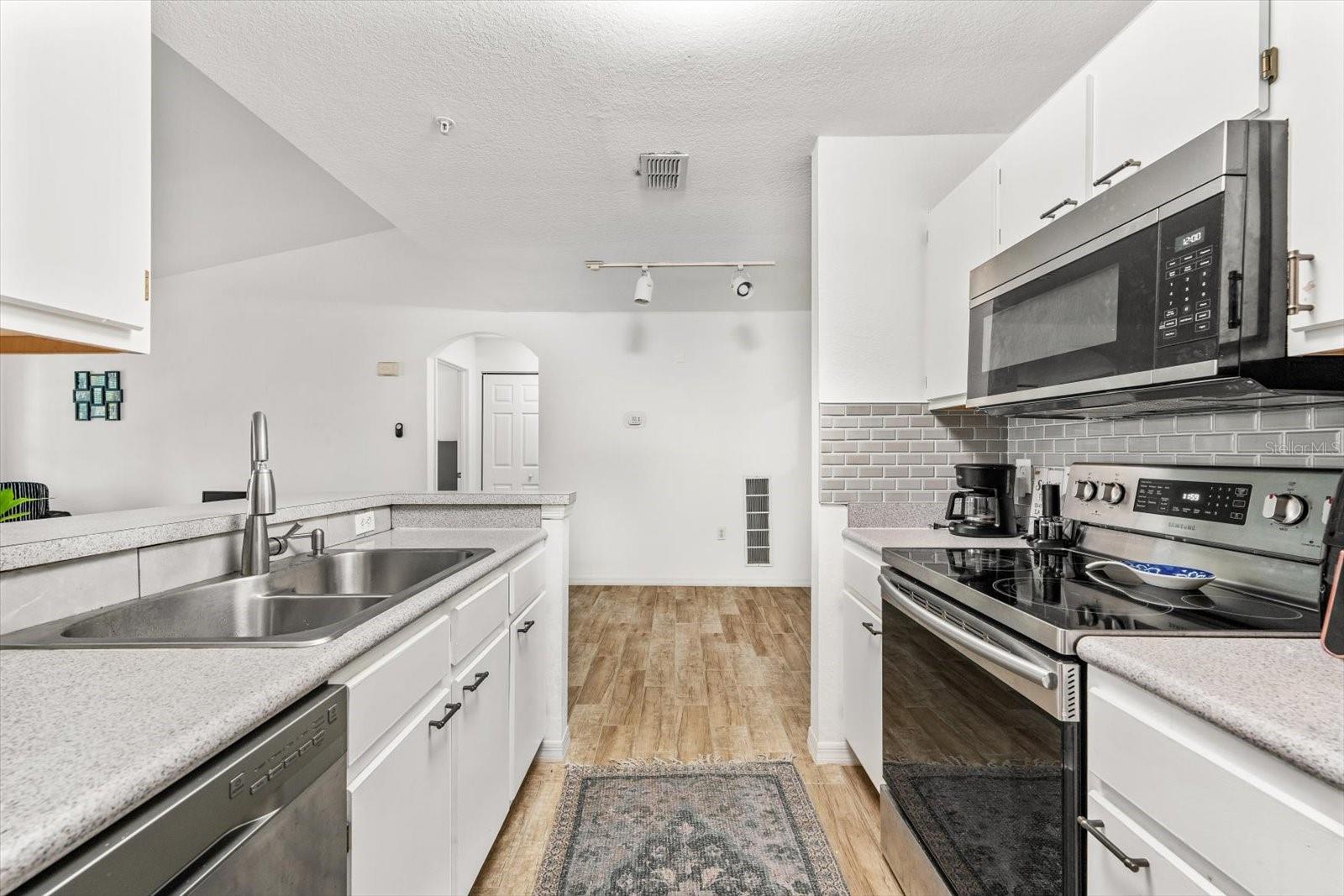 8933 MANOR LOOP #204, LAKEWOOD RANCH, FL, 34202