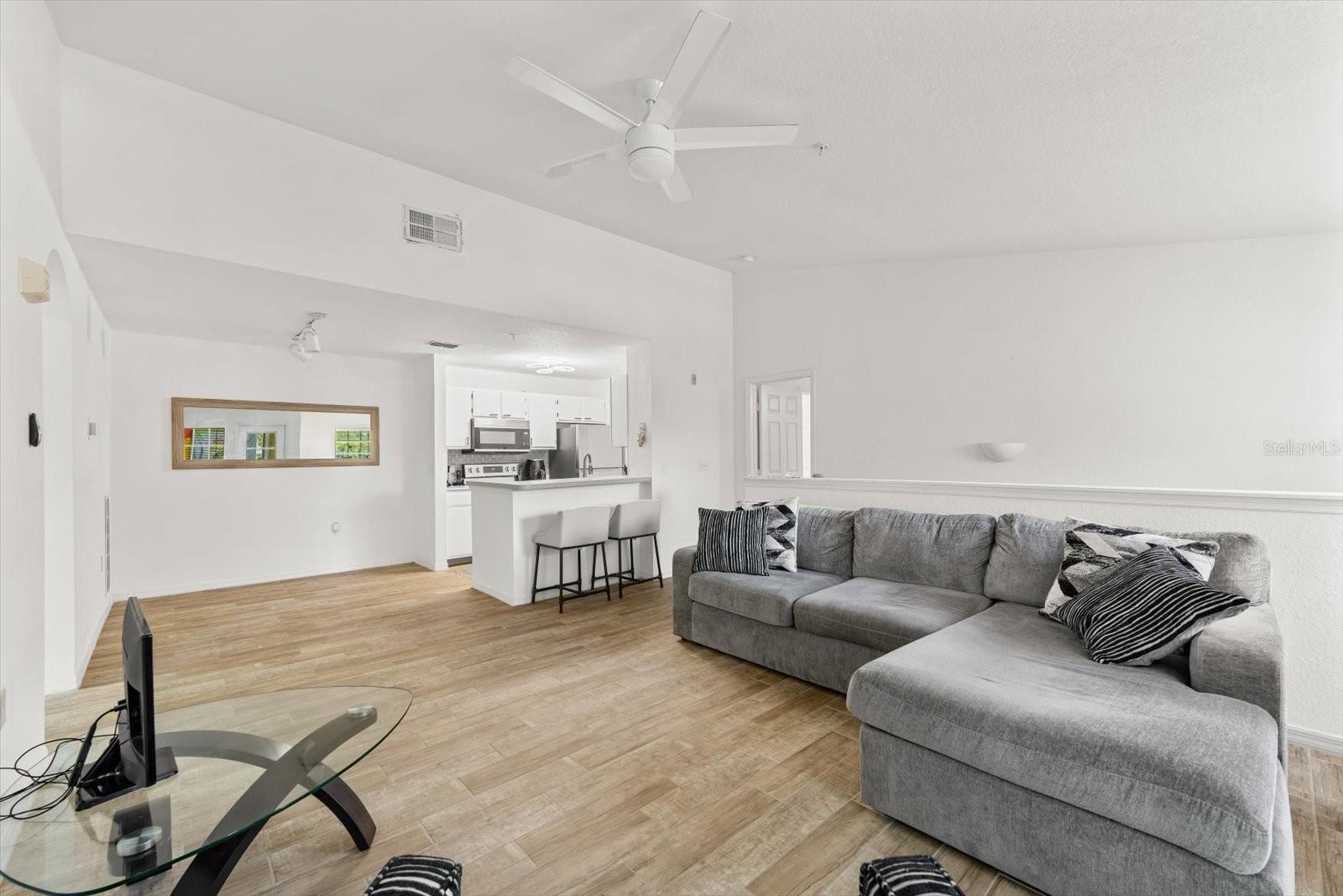 8933 MANOR LOOP #204, LAKEWOOD RANCH, FL, 34202