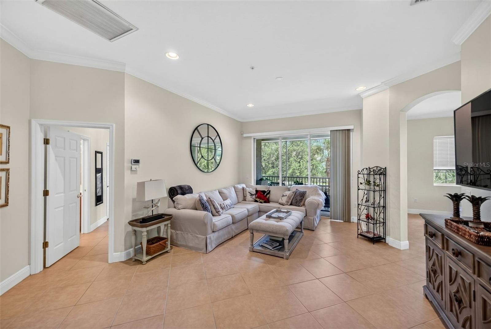 8229 MIRAMAR WAY #204, LAKEWOOD RANCH, FL, 34202