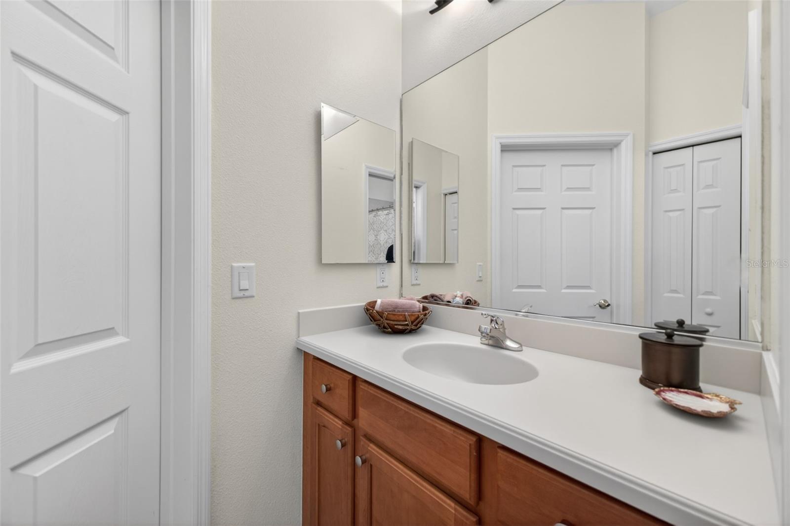 8229 MIRAMAR WAY #204, LAKEWOOD RANCH, FL, 34202