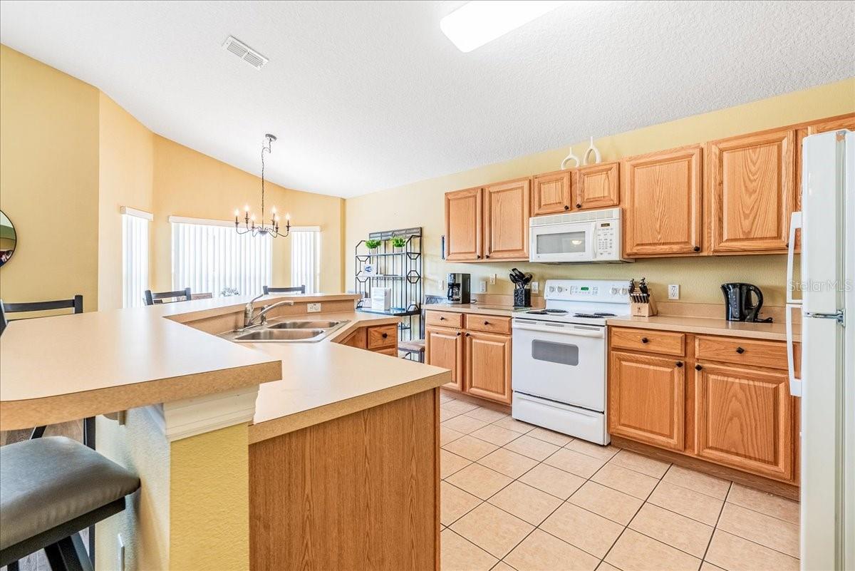 628 KENSINGTON DR, DAVENPORT, FL, 33897
