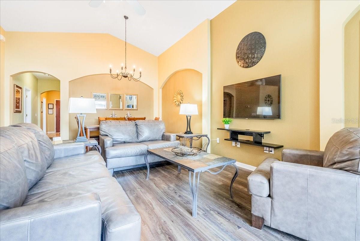 628 KENSINGTON DR, DAVENPORT, FL, 33897