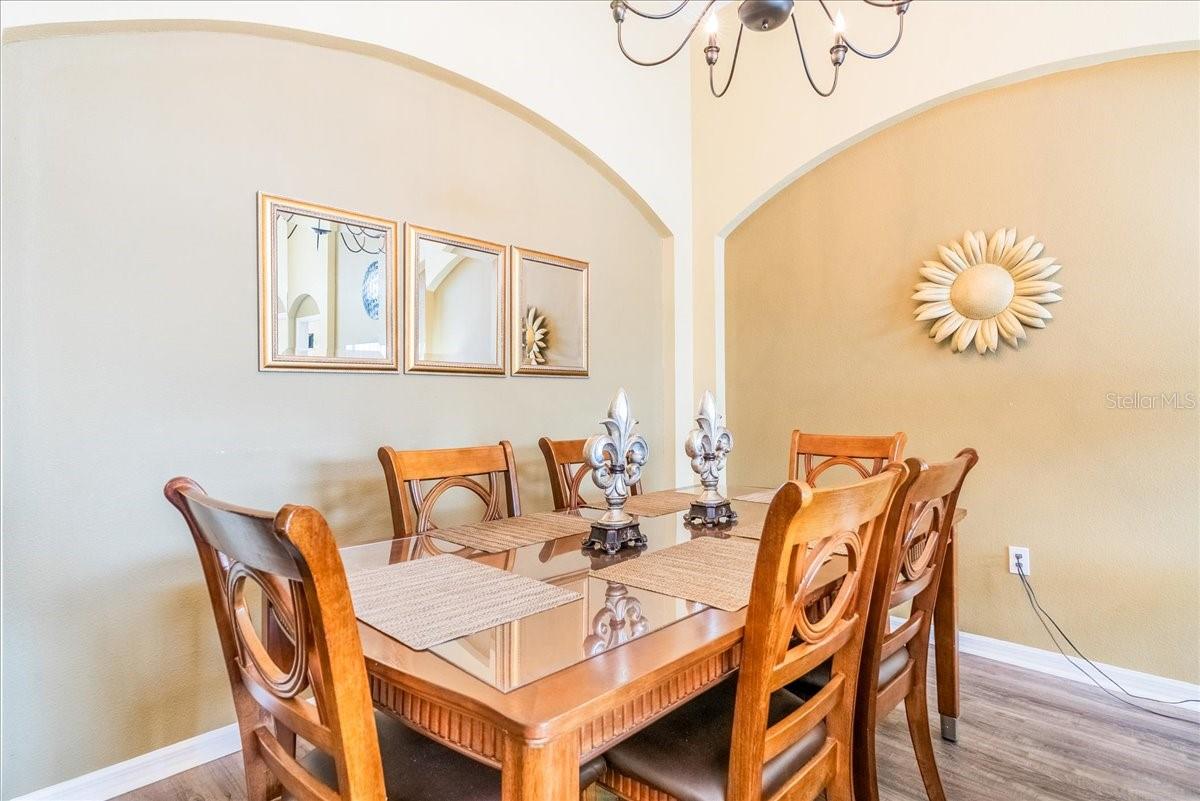 628 KENSINGTON DR, DAVENPORT, FL, 33897