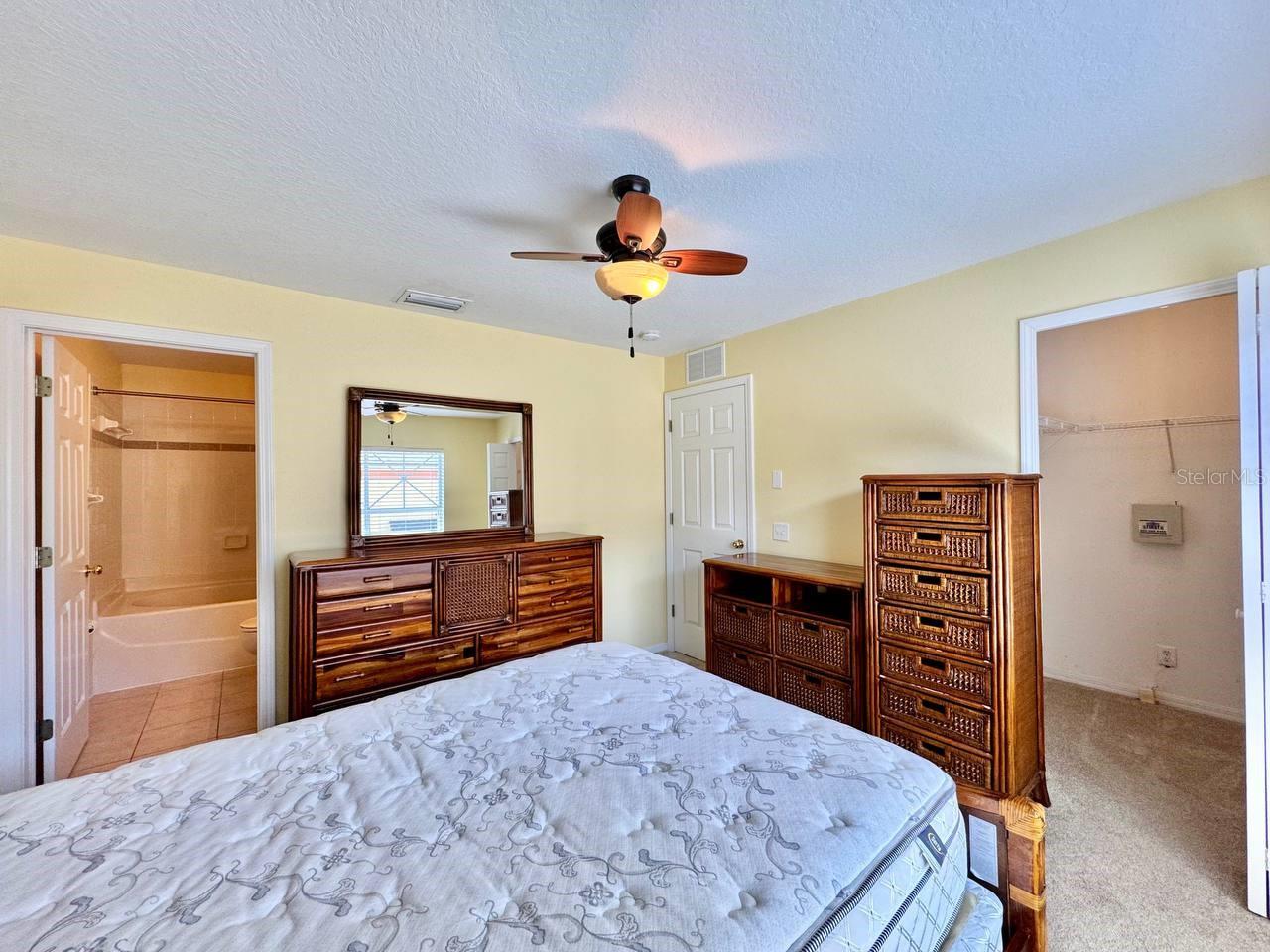 160 COQUINA BAY DR, ST PETERSBURG, FL, 33705