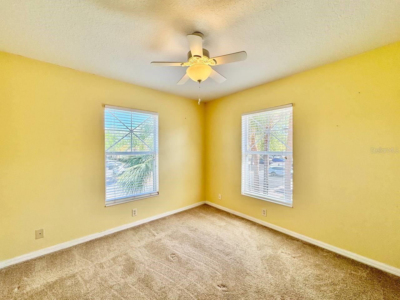160 COQUINA BAY DR, ST PETERSBURG, FL, 33705