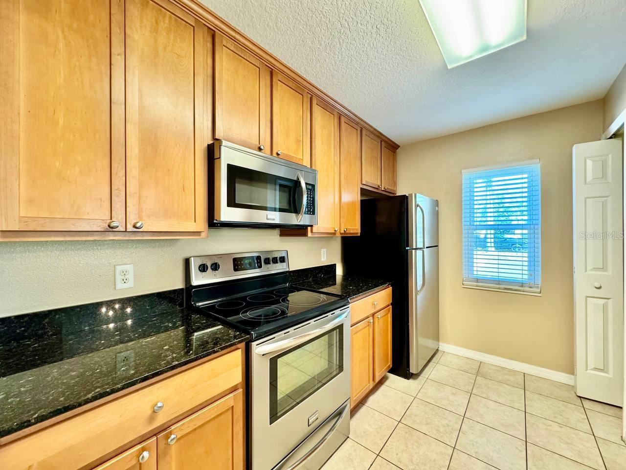 160 COQUINA BAY DR, ST PETERSBURG, FL, 33705
