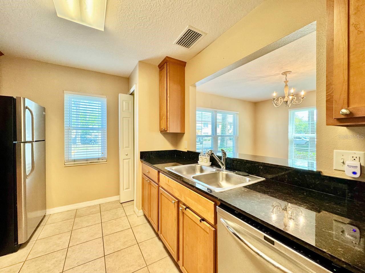 160 COQUINA BAY DR, ST PETERSBURG, FL, 33705