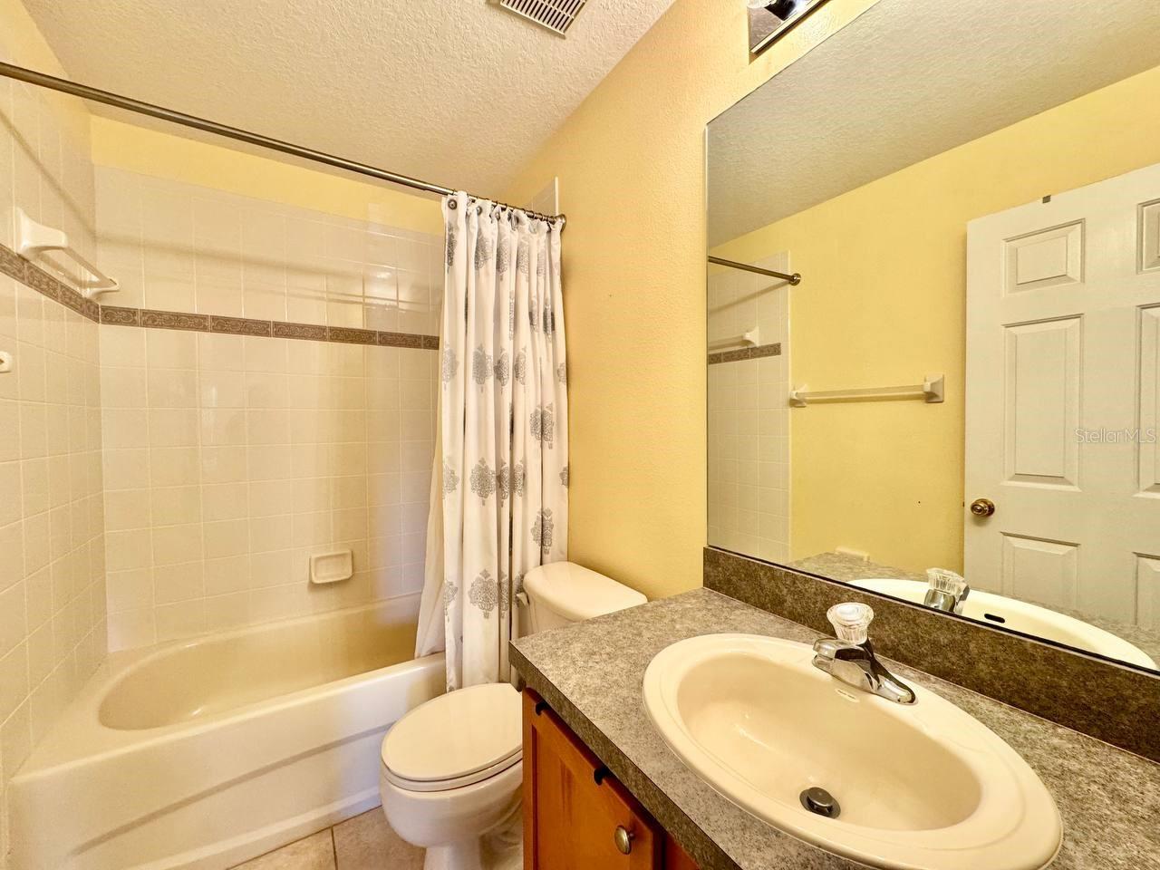160 COQUINA BAY DR, ST PETERSBURG, FL, 33705