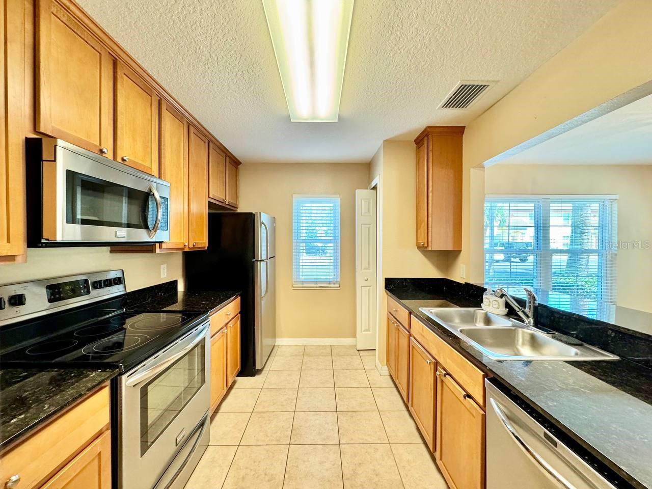 160 COQUINA BAY DR, ST PETERSBURG, FL, 33705