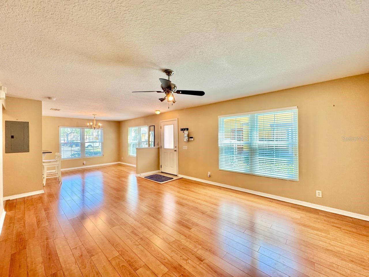 160 COQUINA BAY DR, ST PETERSBURG, FL, 33705